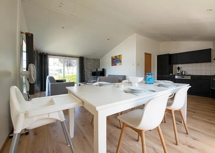 Σαλέ 79, Ruime Aan De Kampina *